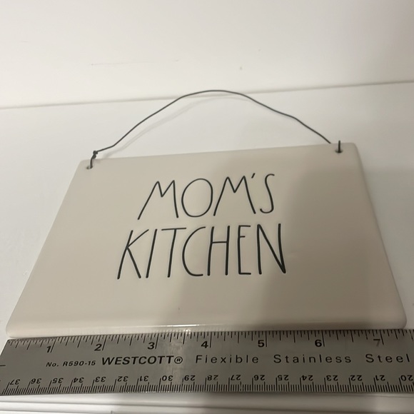 Rae Dunn Plaque MOM’S KITCHEN Artisan Collection By Magenta 202 - Picture 4 of 5